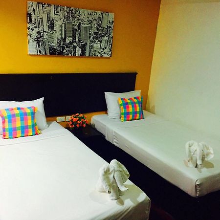 Benetti Lodge Patong Dış mekan fotoğraf