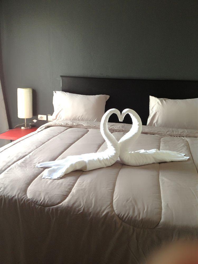 Benetti Lodge Patong Dış mekan fotoğraf
