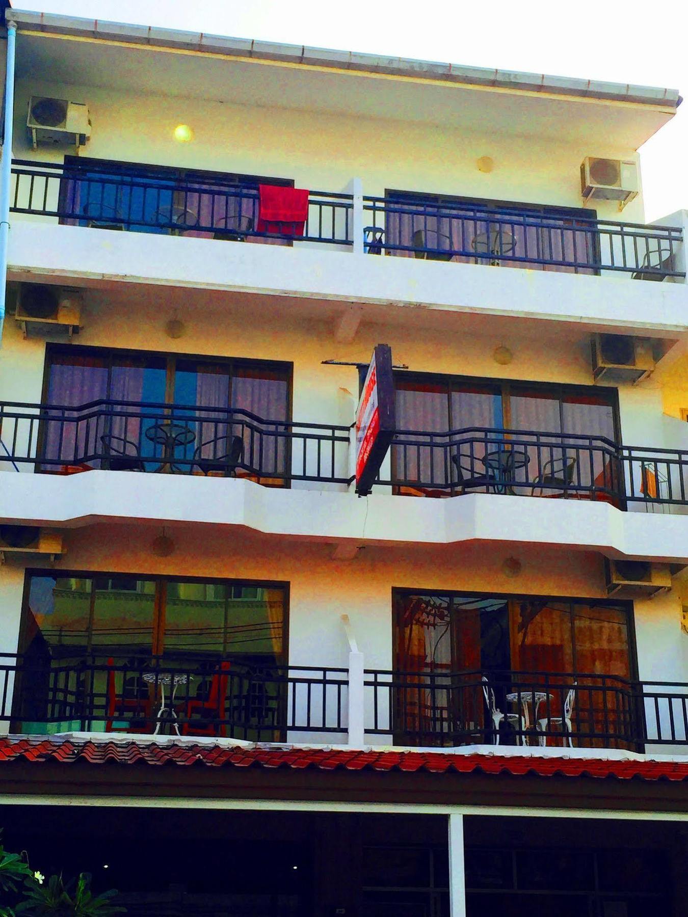 Benetti Lodge Patong Dış mekan fotoğraf