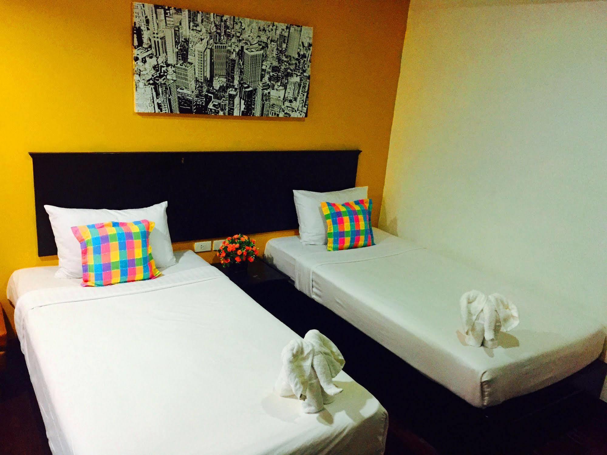 Benetti Lodge Patong Dış mekan fotoğraf