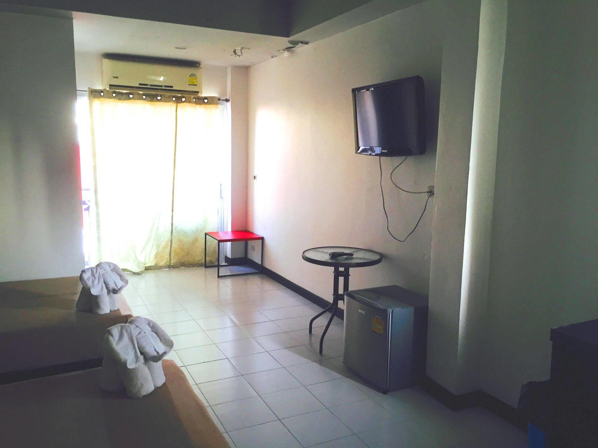 Benetti Lodge Patong Dış mekan fotoğraf