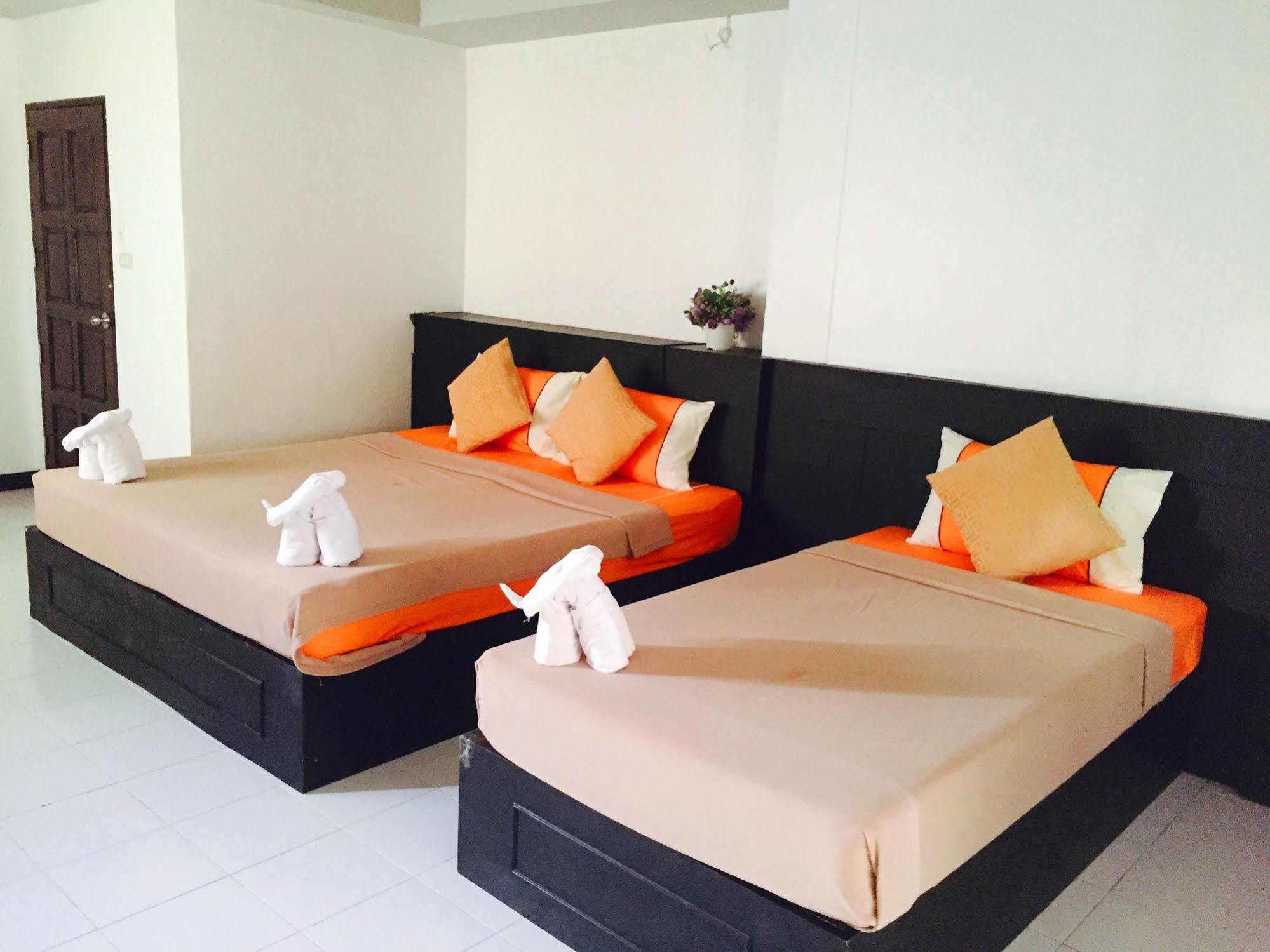 Benetti Lodge Patong Dış mekan fotoğraf