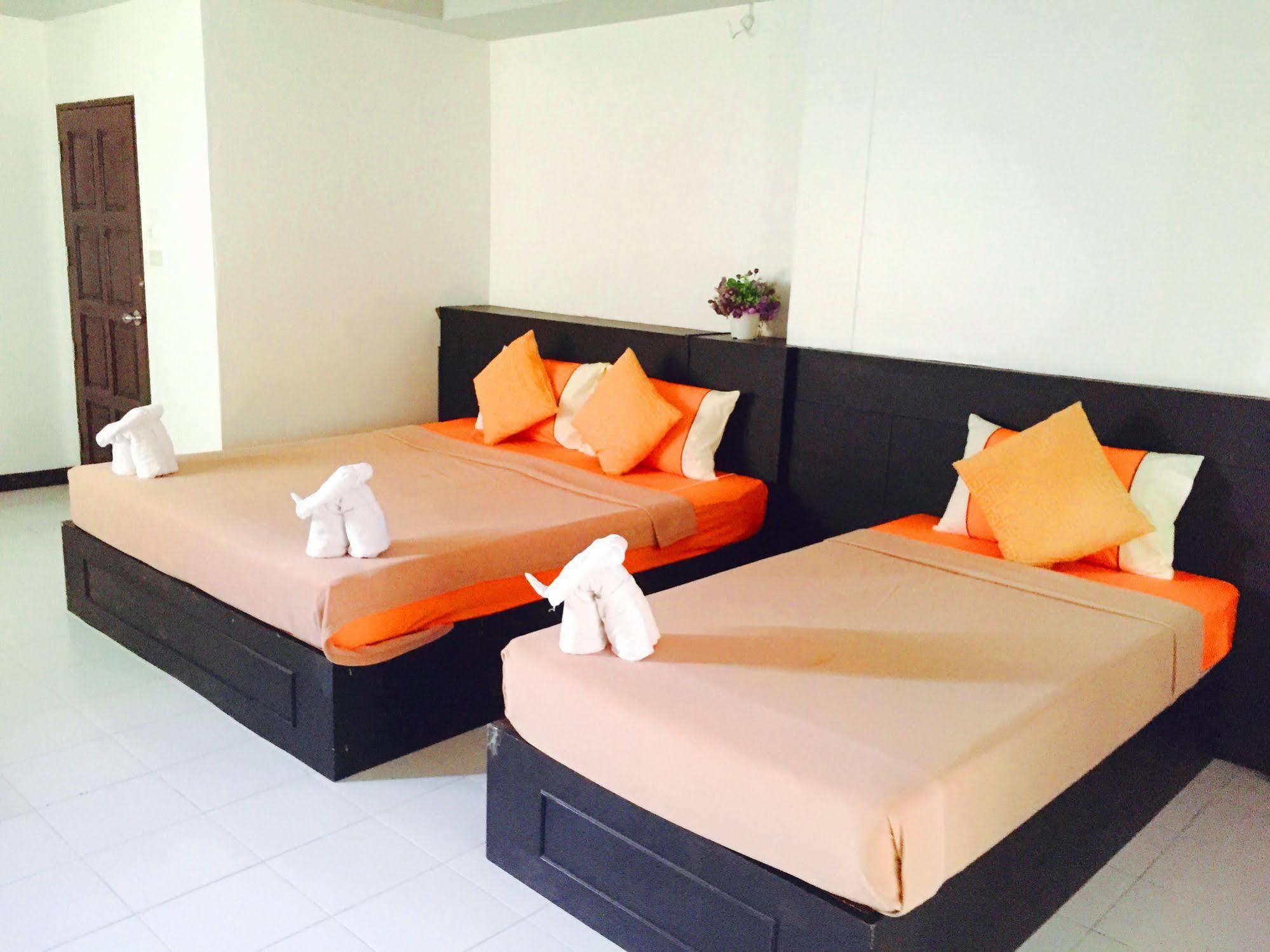 Benetti Lodge Patong Dış mekan fotoğraf